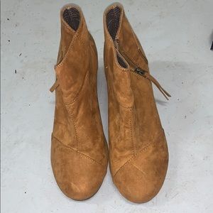Wedge shoes